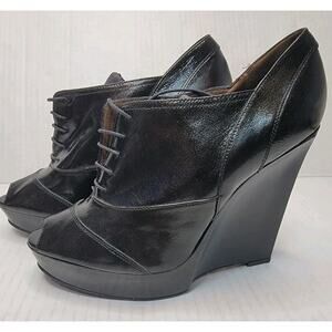 MARNI ITALY peep-toe lace-up patent leather brogue wedge platform booties 41